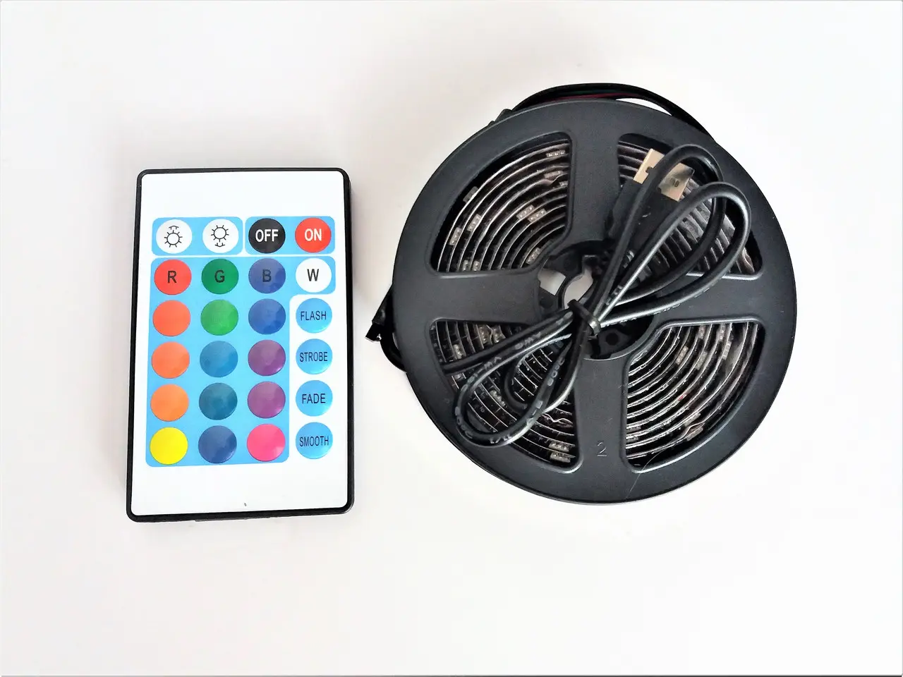 Стрічка світлодіодна RGB 5050 2м з пультом для підсвічування телевізора, монітора, меблів від USB - Зображення 3
