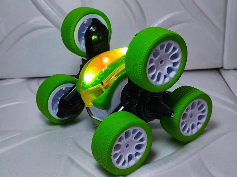 Машинка-перевертень на радіокеруванні Stunt car exciter Зелена - Зображення 3