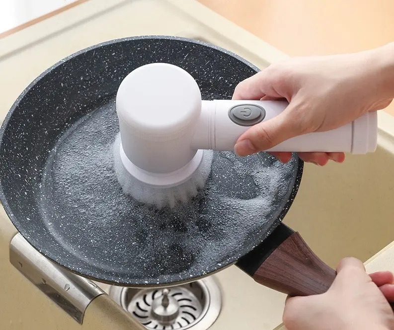 Щітка з ручкою акумуляторна для миття посуду з насадками губками W-50 - Зображення 4