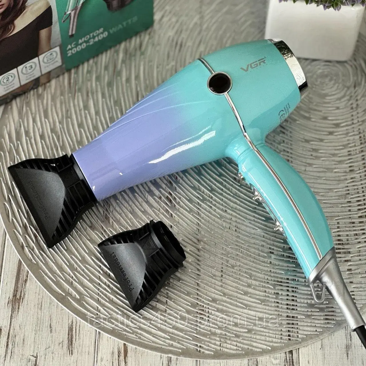 Фен VGR V-452 для сушіння волосся з холодним та гарячим повітрям та концентратором, 2400 Вт - Зображення 2