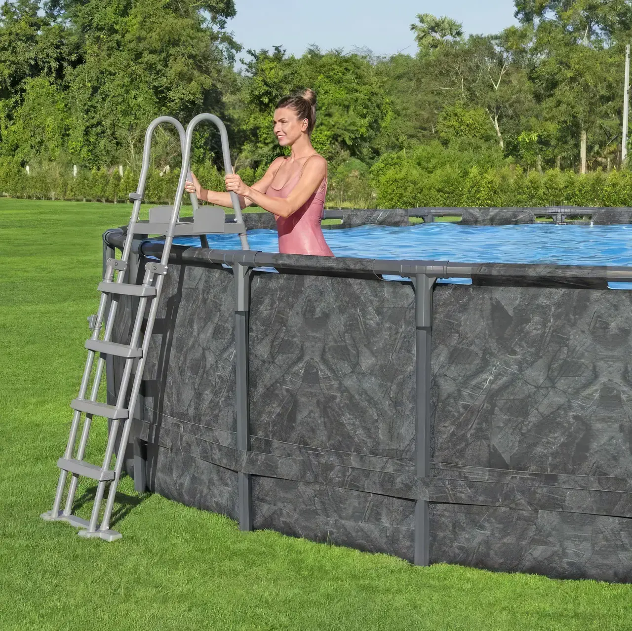 Каркасний круглий басейн 549х132 см на 26 000 л з фільтр-насосом, сходами, тентом Bestway 561KC - Зображення 6