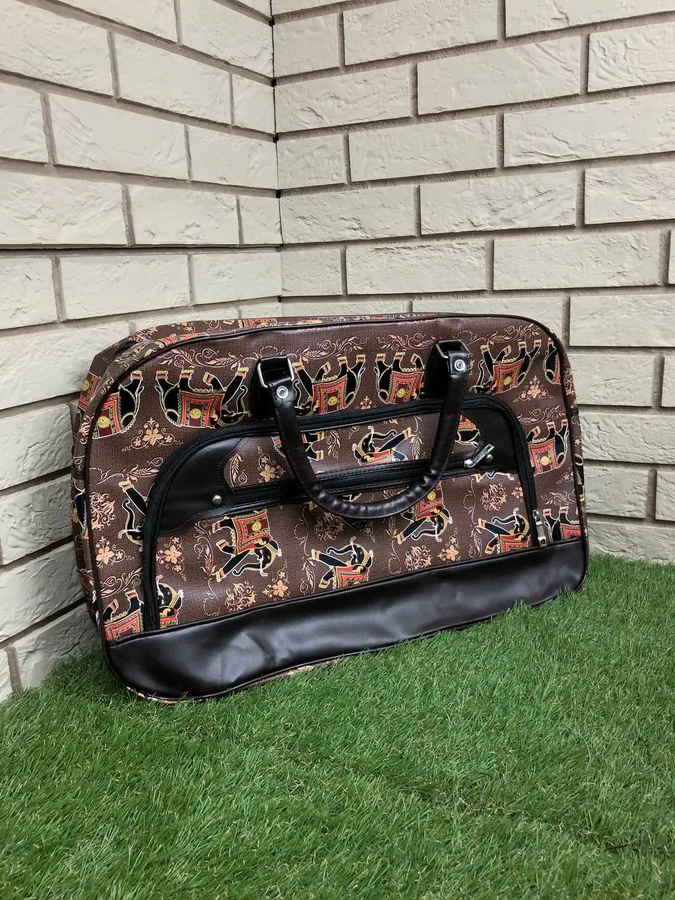 Велика дорожня сумка із стильним принтом - Зображення 4