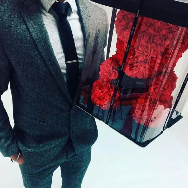 Ведмедик з троянд у подарунковій коробці 25 см ЧЕРВОНИЙ - Зображення 2