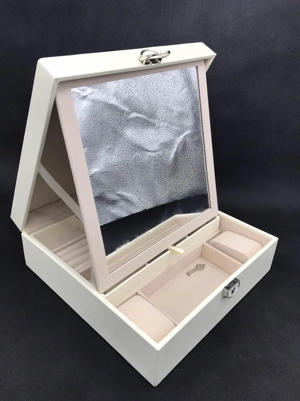 Скринька для прикрас стьобана з великим дзеркалом, що відкидається, маленька скринька всередині колір слонова кістка - Зображення 7