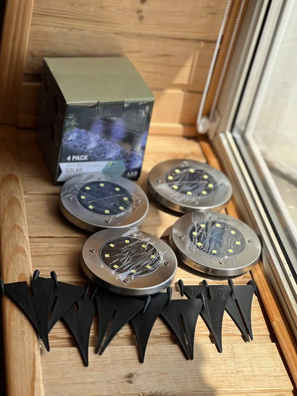 Садовий вуличний світлодіодний ліхтар-підсвічування на сонячній батареї 4шт Solar Pathway Lights - Зображення 5