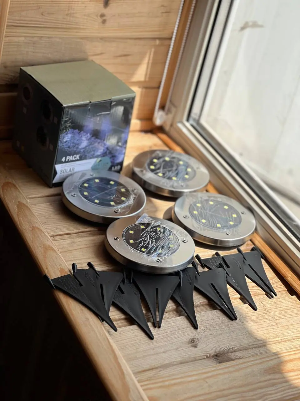 Садовий вуличний світлодіодний ліхтар-підсвічування на сонячній батареї 4шт Solar Pathway Lights - Зображення 4