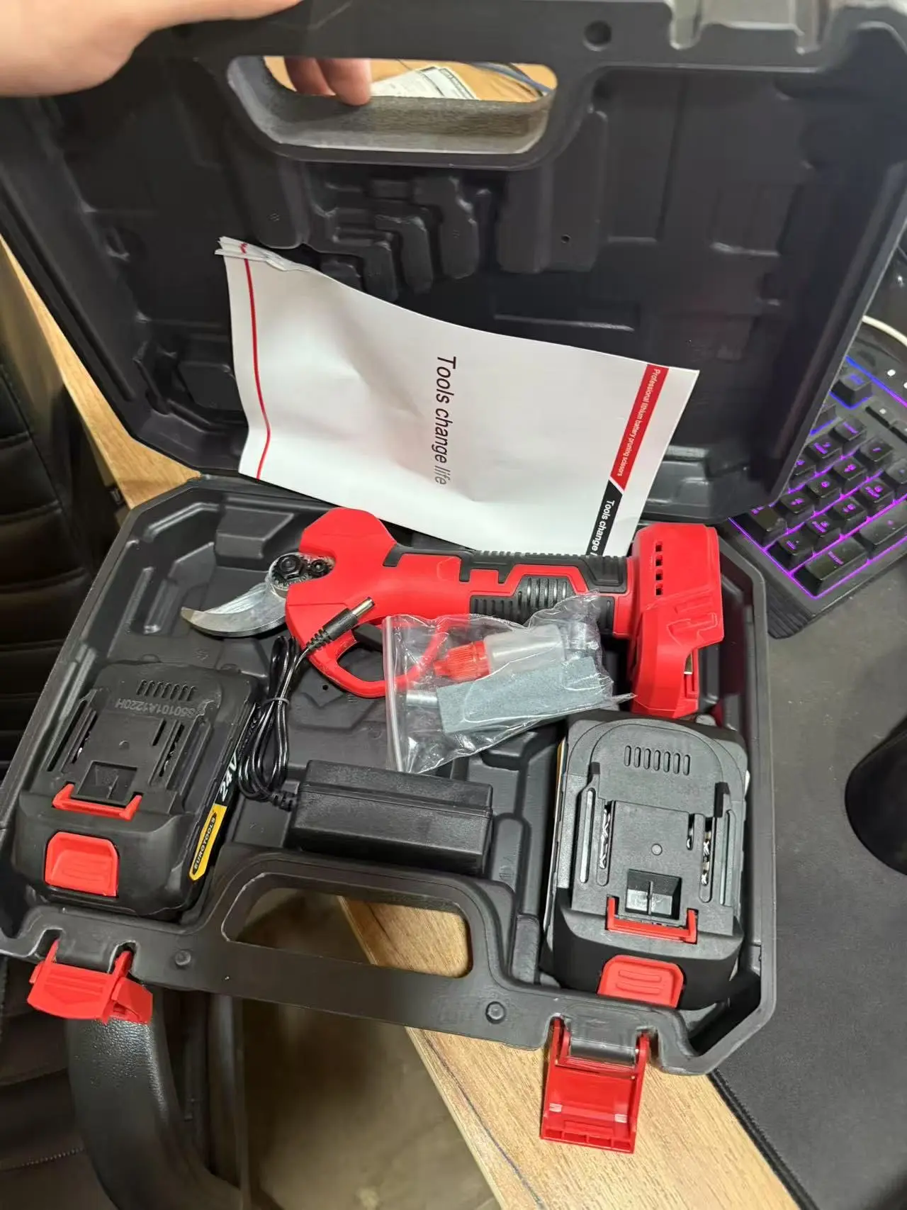 Акумуляторний секатор (24V, 5AH), АКБ секатор електричні садові ножиці червоний - Зображення 6