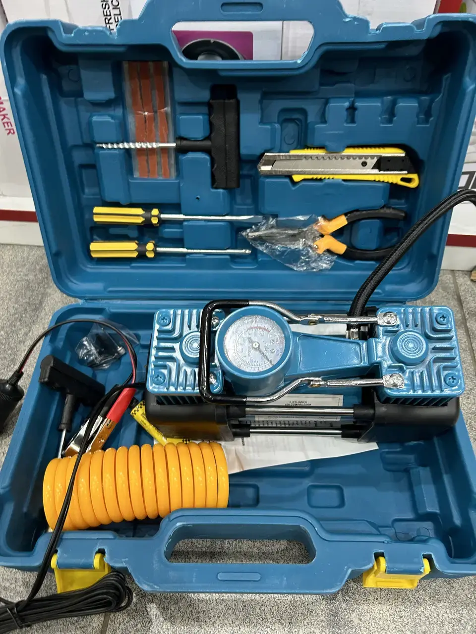 Компресор автомобільний двопоршневий у пластиковому кейсі + кручений шланг - Зображення 2