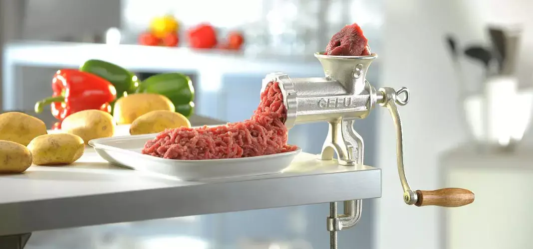 Кухонна м'ясорубка механічна побутова алюмінієва ручна для приготування фаршу - Зображення 5