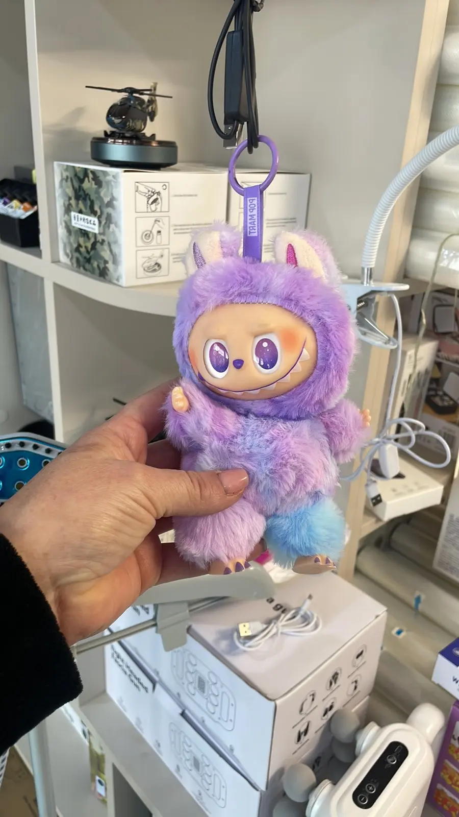 М'яка фігурка іграшка-сюрприз Labubu Лабубу – брелок 16 см брелок на сумку - Зображення 7