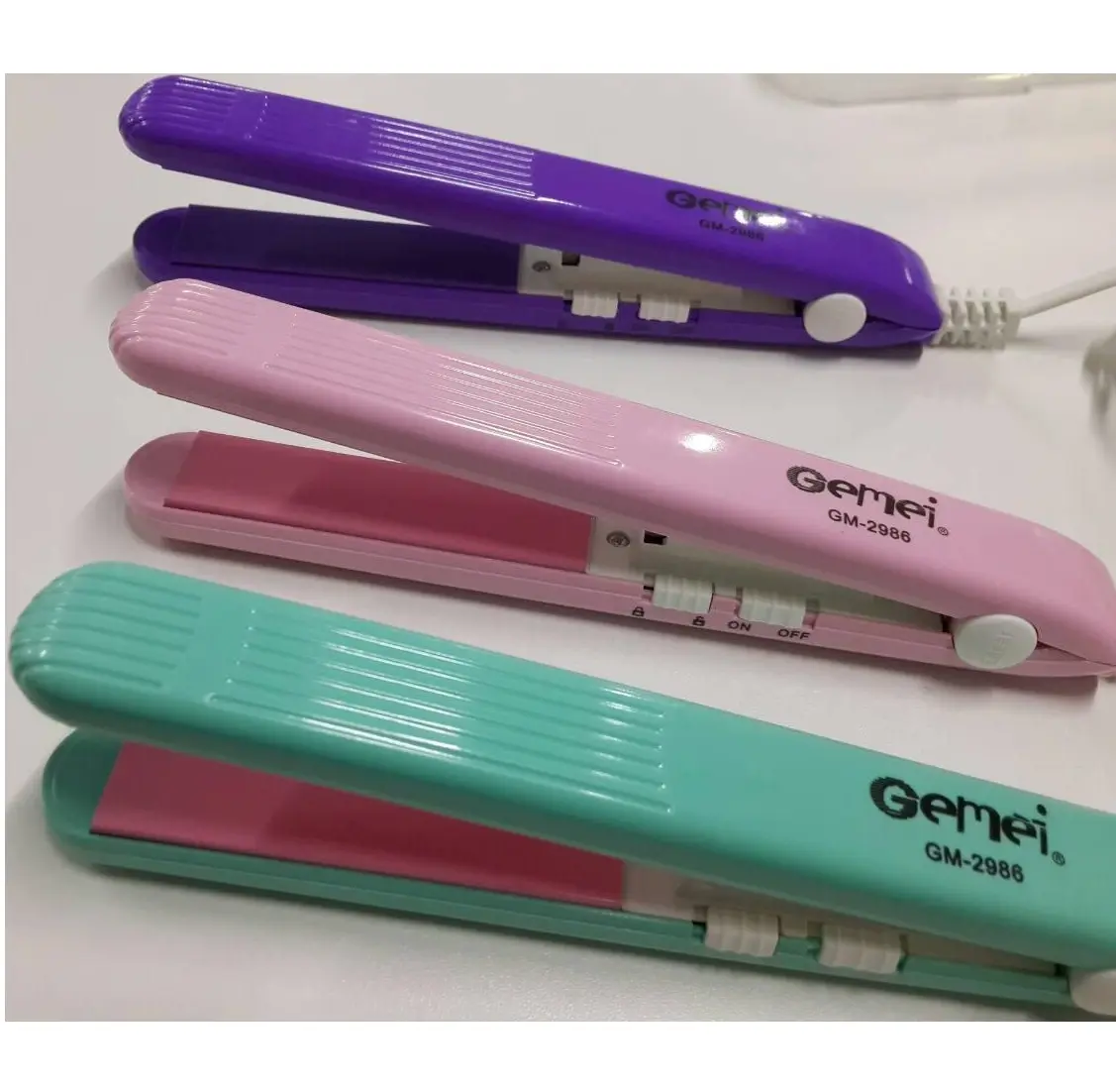 Міні-праска Гофре для волосся у пластиковому контейнері - Зображення 4