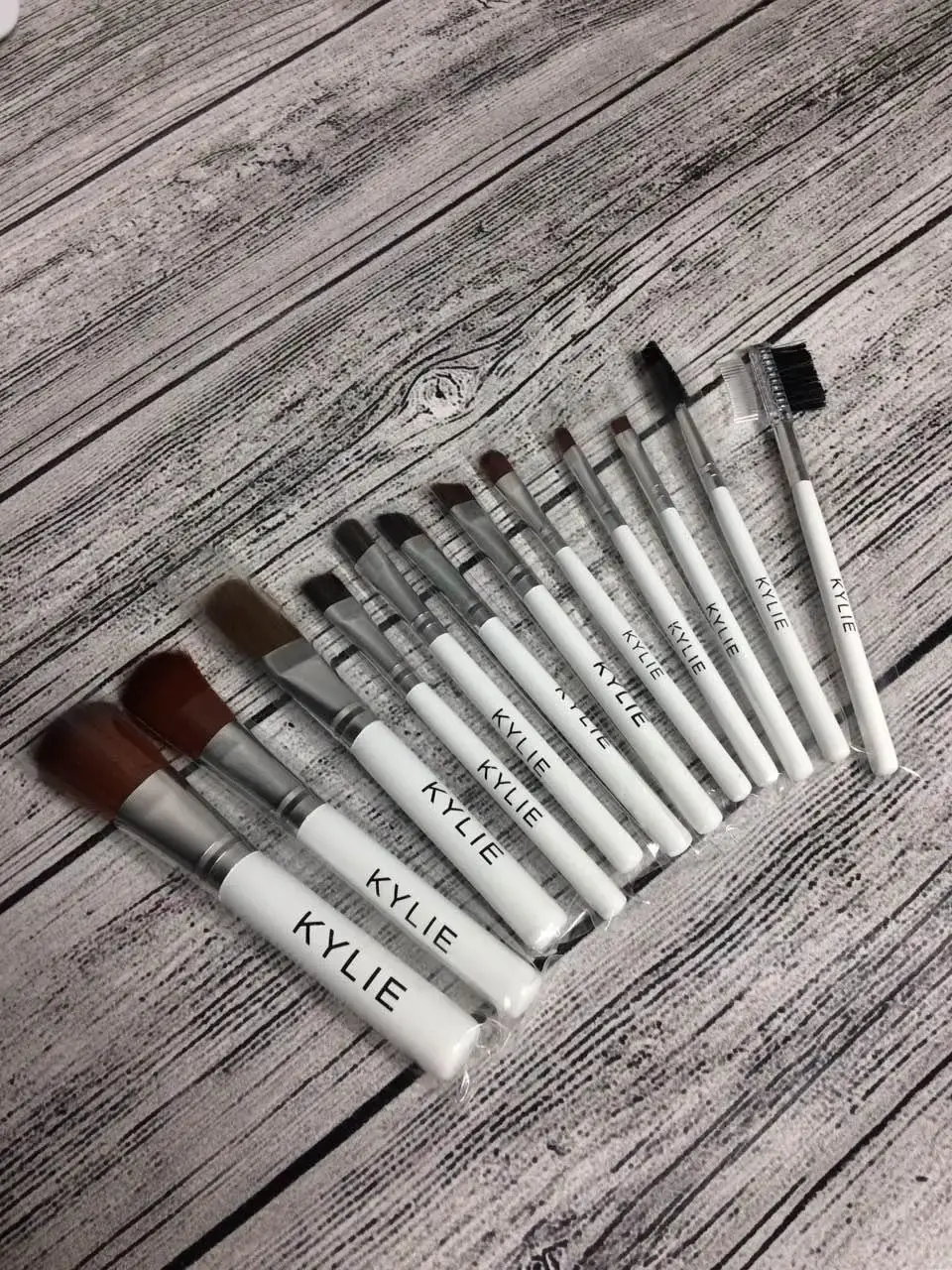 Набір кистей для макіяжу KYLIE 12 штук - Зображення 6