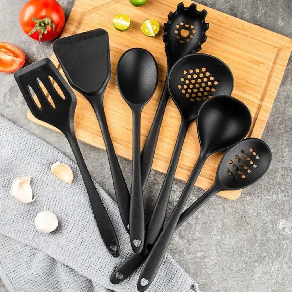 Набір кухонного приладдя 25 предметів з подвійною підставкою обробною дошкою набором ножів прихватками - Зображення 7