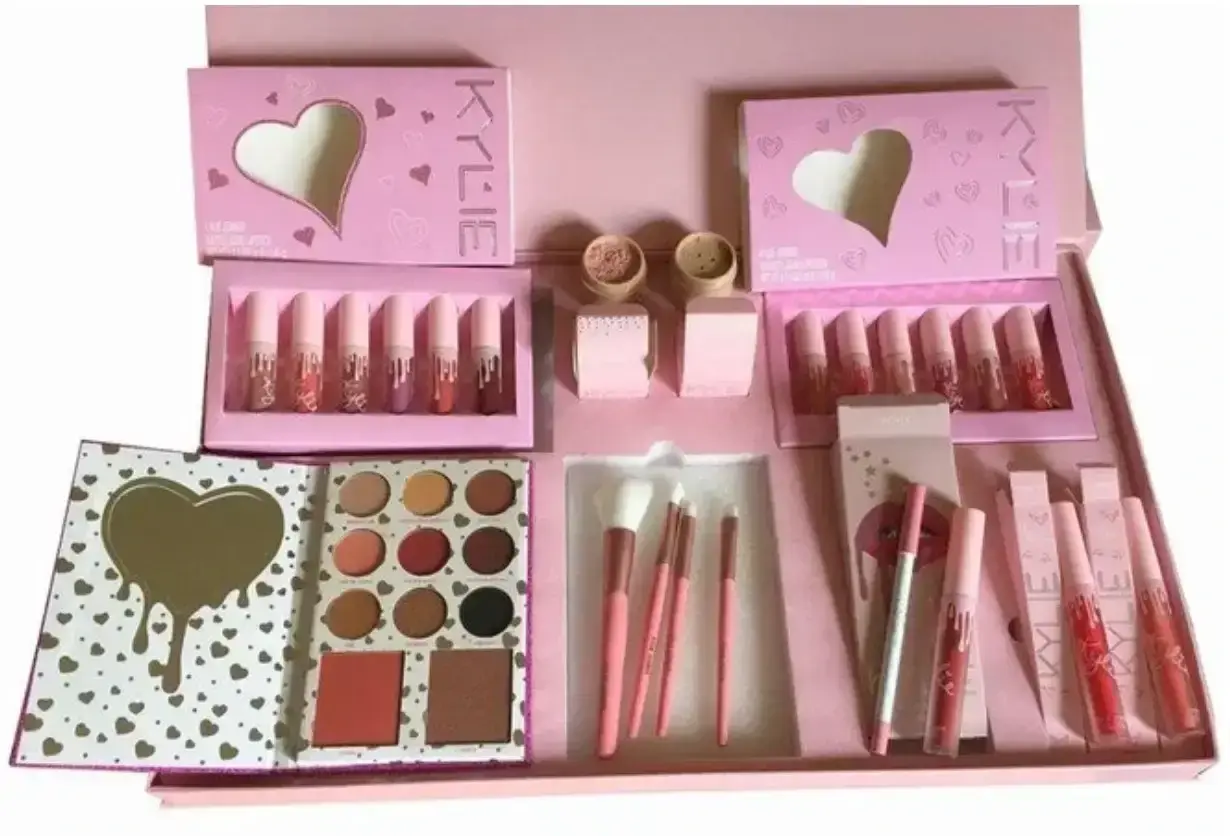 Набір подарунковий KYLIE рожевий | Набір декоративної косметики | Косметика Кайлі Дженнер - Зображення 4
