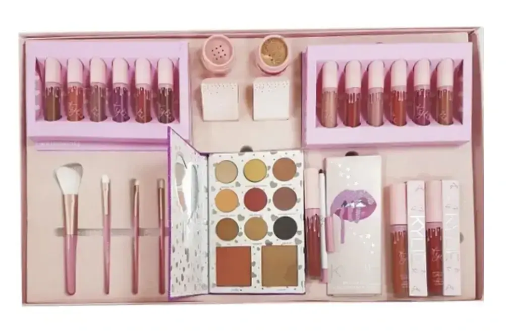 Набір подарунковий KYLIE рожевий | Набір декоративної косметики | Косметика Кайлі Дженнер - Зображення 5