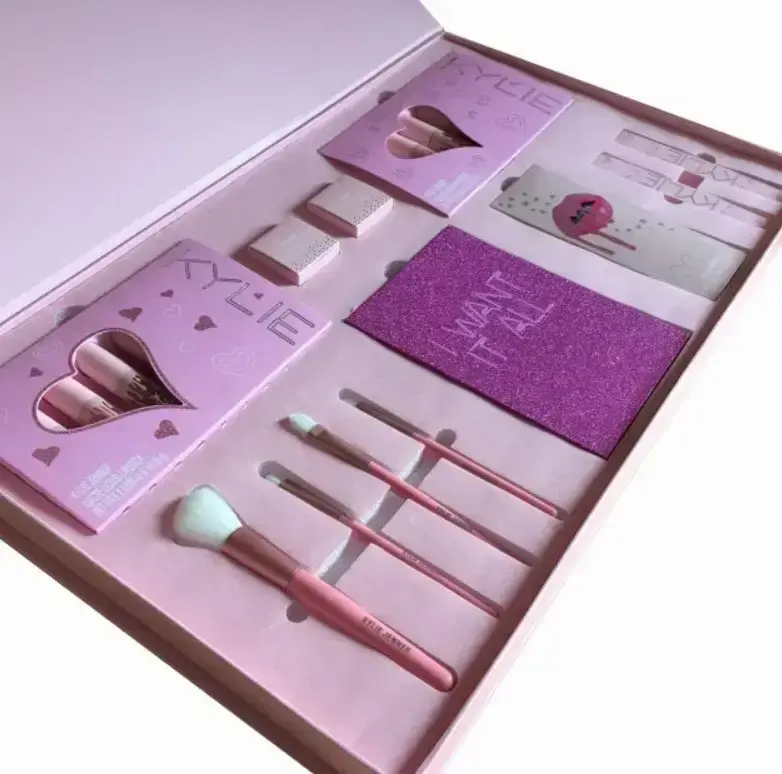 Набір подарунковий KYLIE рожевий | Набір декоративної косметики | Косметика Кайлі Дженнер - Зображення 7