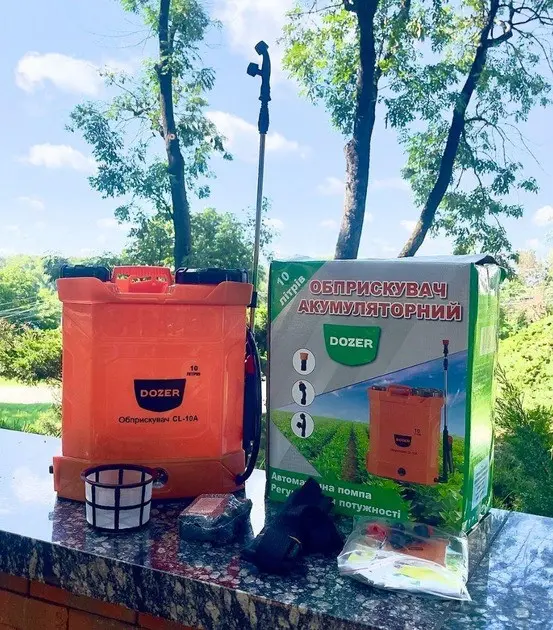 Обприскувач садовий акумуляторний на 10 літрів Dozer CL-10A - Зображення 3