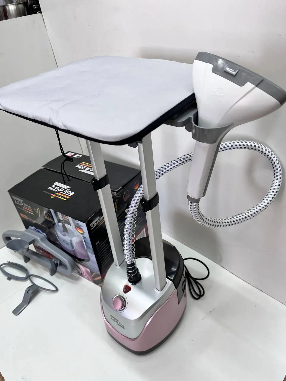 Рожевий Відпарювач вертикальний для одягу зі стійкою Zepline 3500Вт ZP-131 - Зображення 4