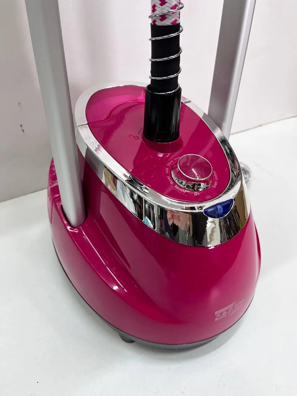 Червоний Відпарювач вертикальний для одягу зі стійкою Zepline ZP-129 3000W - Зображення 6