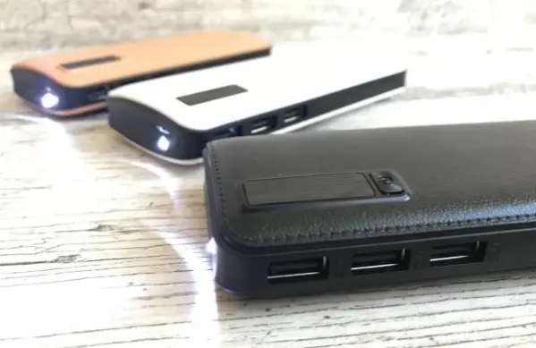 Портативне зарядне 20000 mahc екраном 3 USB + ліхтарик, павер банк, Power Bank - Зображення 7