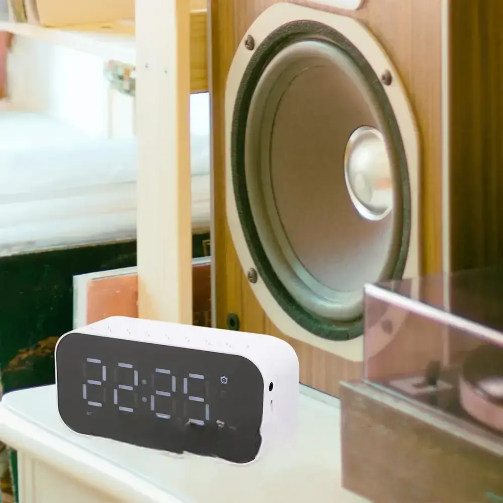 Портативна колонка Bluetooth з годинником Q5 BT - Зображення 5