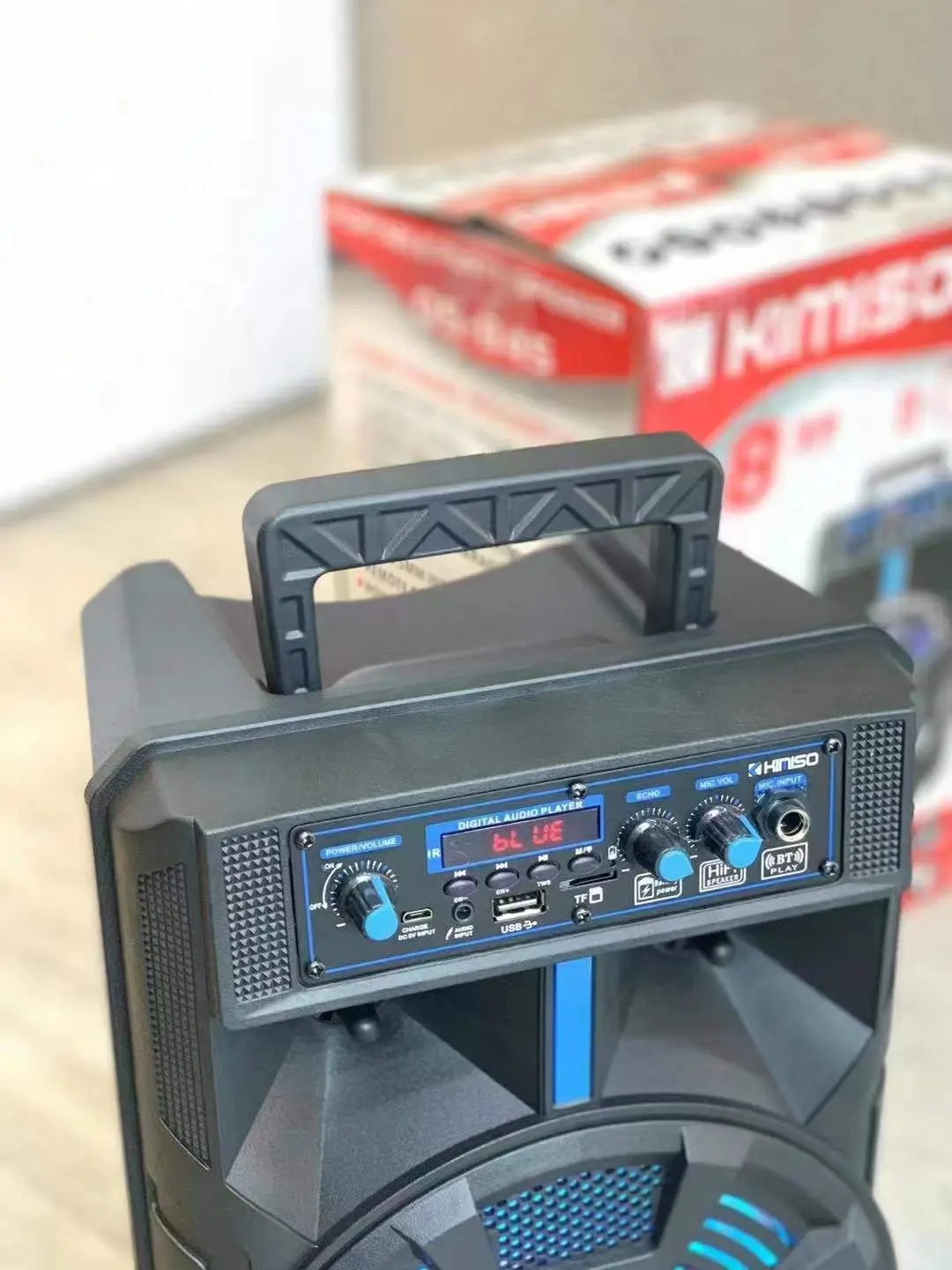 Портативна колонка Kimiso QS-845 з мікрофоном та світломузикою (USB/BT/FM) - Зображення 5