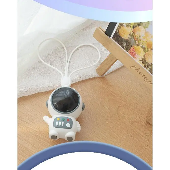 Вентилятор у формі космонавта, що заряджається через USB, можна носити на шиї - Зображення 3