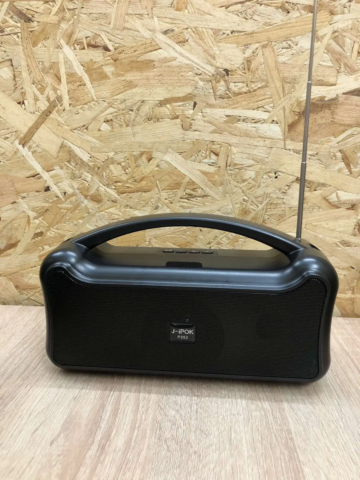 Всехвильовий Портативний радіоприймач з ліхтариком P352 - Зображення 4